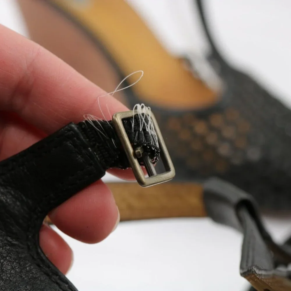 Frye Womens Gwen Sandal Size 9.5 Black Leather Woven T-Strap Wedge Heel Peep Toe - Picture 12 of 12